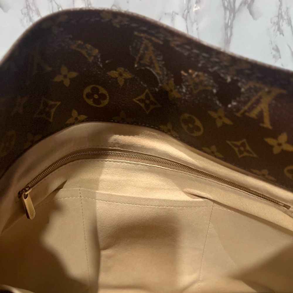 Louis Vuitton Monogram MM Artsy Bag - Picture 13 of 14